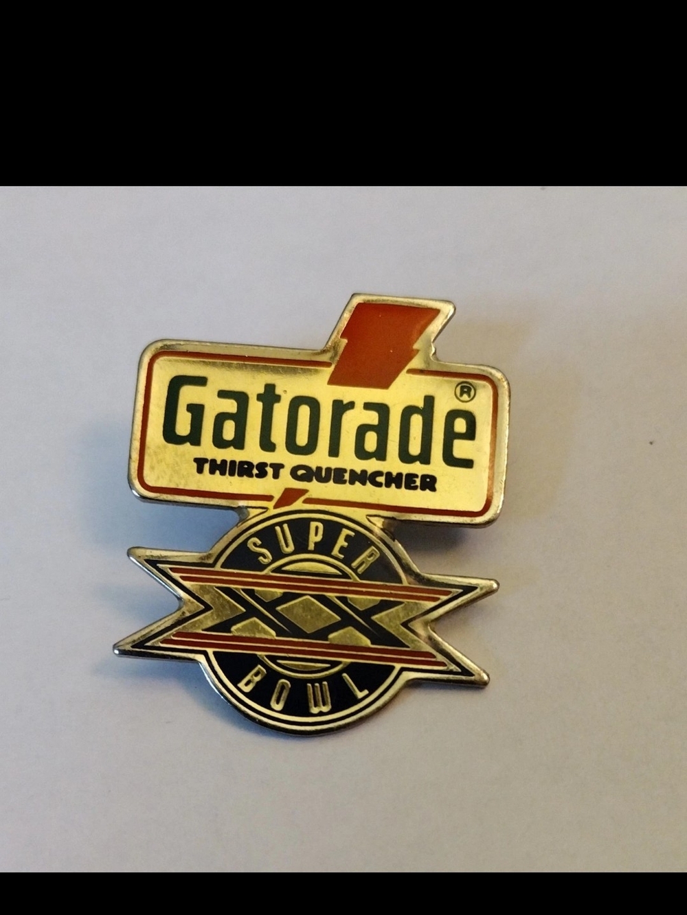 Rare Super Bowl XX 20 Pin 1986 NFL Sports Gatorade Thirst Quencher PinBack